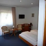 Otel Zur Krone Garni