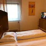 Zur Krone Garni Otel Leidersbach