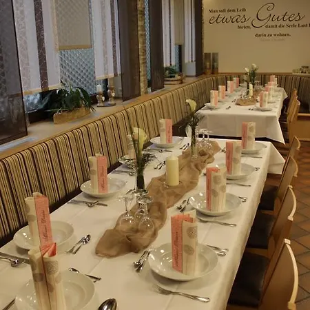 Zur Krone Hotel