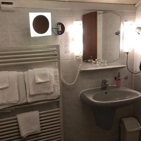 Zur Krone Garni 3* Leidersbach