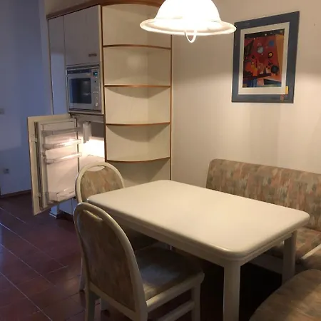 Zur Krone Garni Szálloda 3*