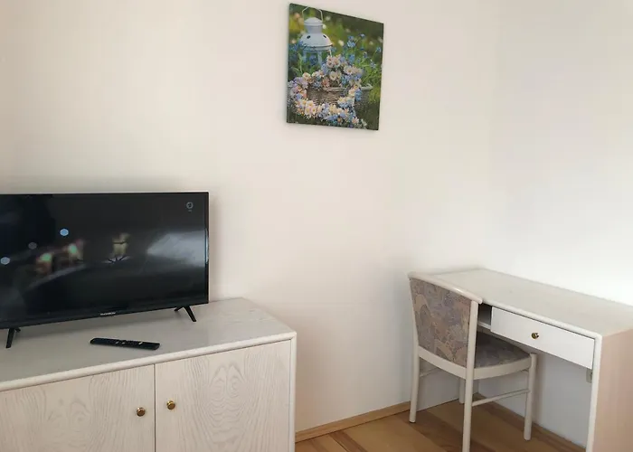 Zur Krone Garni 호텔 3*