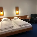 Zur Krone Hotel 3*