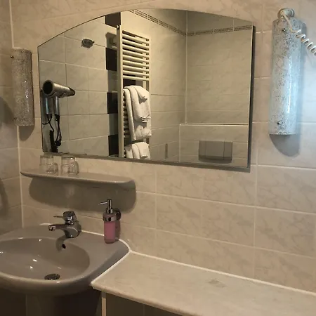 Zur Krone Hotel 3*
