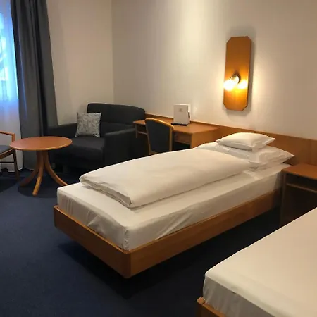 Zur Krone Garni Hotel