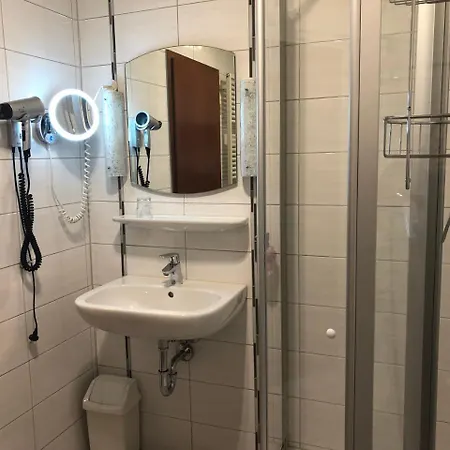 Zur Krone Garni Hotel