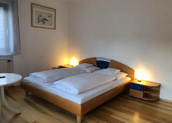 Zur Krone Garni